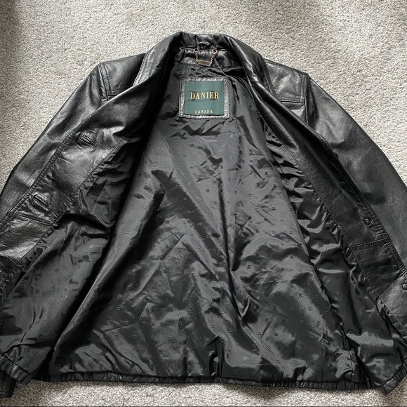 Danier Leather Black Button closure Women's Jacket - Picture 8 of 14